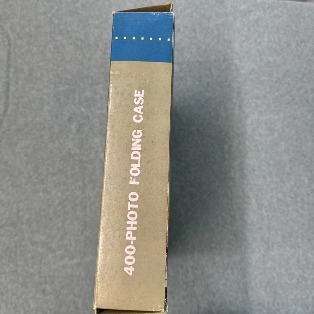 Photo Case 400 Photo Folding Case Holds 400 With Handle In Box Not Used